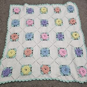 Floral Crochet Blanket - Multicolor